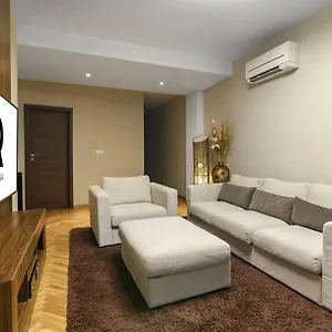 Beachfront 3-bedroom With Jaccuzi And Barbecue In The Back Apartment Warna